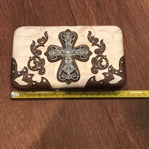 Western Cross Clutch